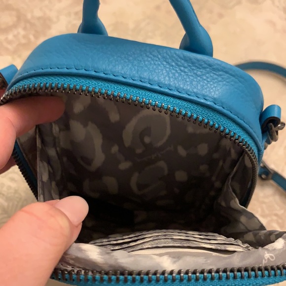 🦕NWOT 🦕Leather Aimee Kestenberg Aqua/Teal Crossbody Bag! - Picture 5 of 16